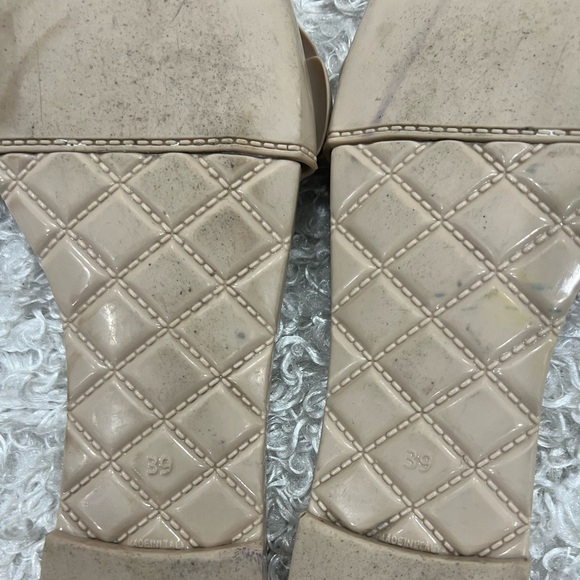 Chanel Camelia Flower PVC Jelly Sandals Light - Picture 7 of 12